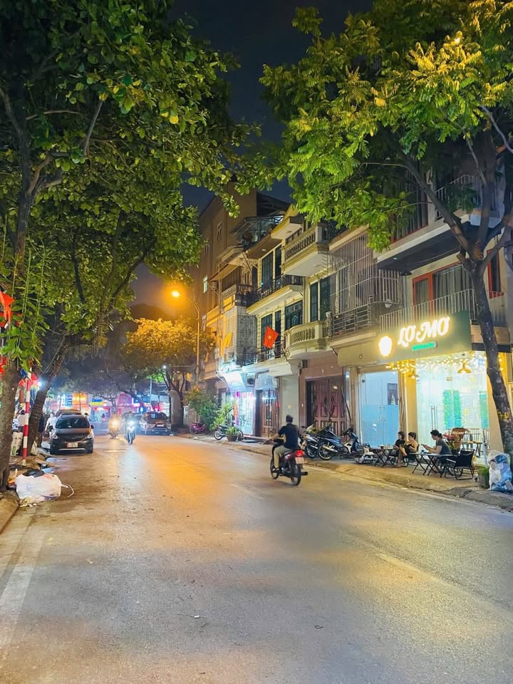 Nhà Mặt Phố Long Biên 1 - 55m², 5 Tầng Thang Máy - Dòng Tiền 1 Tỷ/Năm