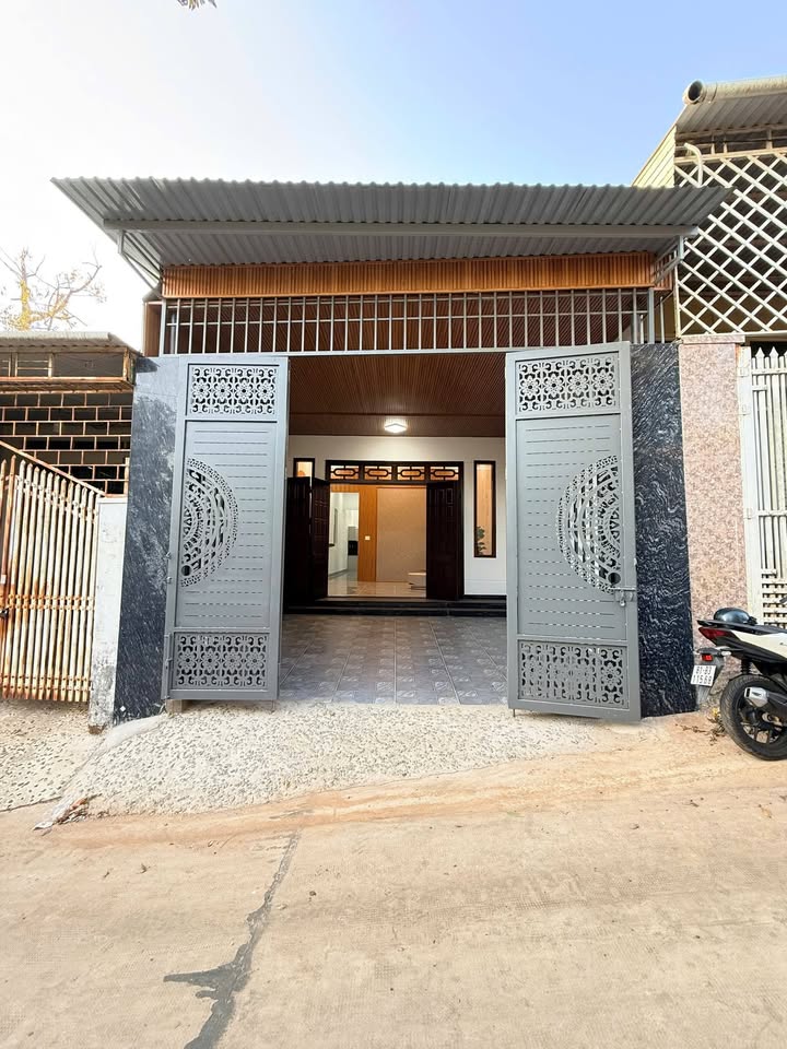 Nhà Hẻm 56 Ngô Gia Khảm, Pleiku - 100m² Full Thổ Cư, 2PN, Sân Ô Tô