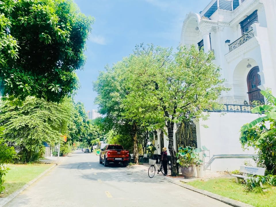 Nhà Phố Trương Văn Bang, Thủ Đức 200m² - Đầu tư sinh lời!