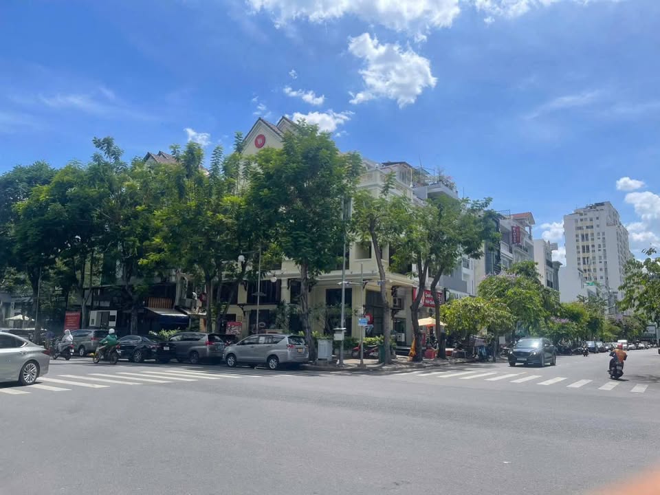 Tòa nhà Hưng Phước Quận 7 203.5m² - Mặt tiền kinh doanh đắc địa