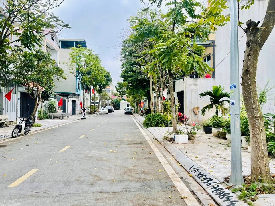 Nhà Mặt Phố Trịnh Hoài Đức 108m² - Hướng Nam Mát Mẻ, Giá Hơn 4 Tỷ