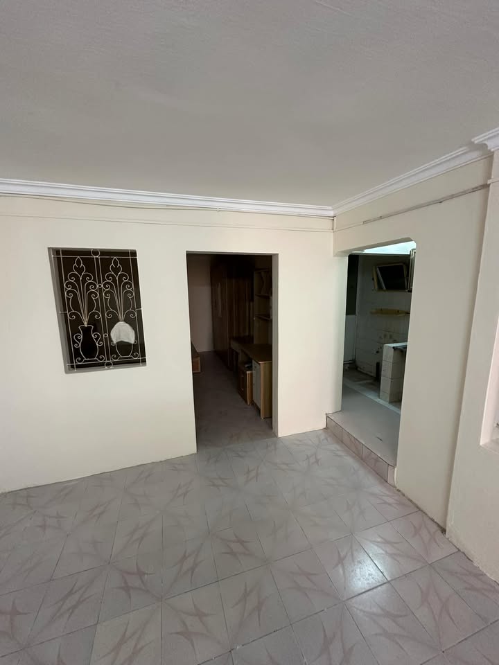 Thuê nhà tầng 1 Tập thể Vũ Thạnh, Đống Đa - 60m², ô tô vào tận nơi