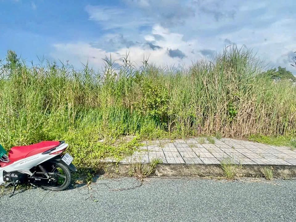 Bán nền mặt tiền đường 13, Tây Đại Học, Long Xuyên - 1.28 tỷ