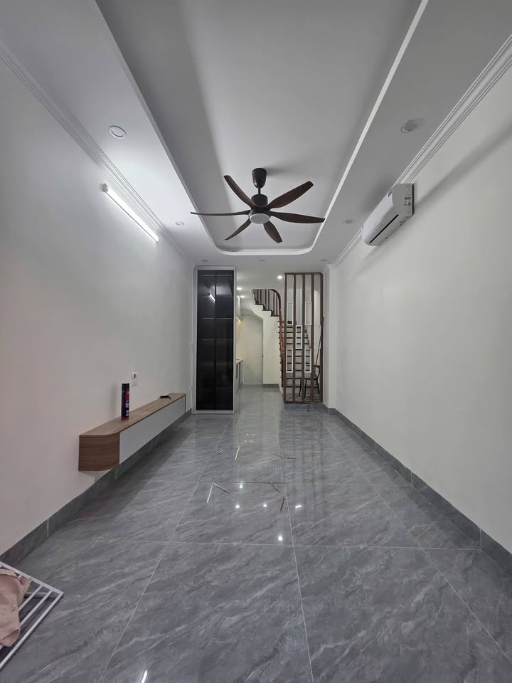 Bán nhà Việt Hưng Long Biên 33m² 7 tỷ - Ô tô vào tận nhà