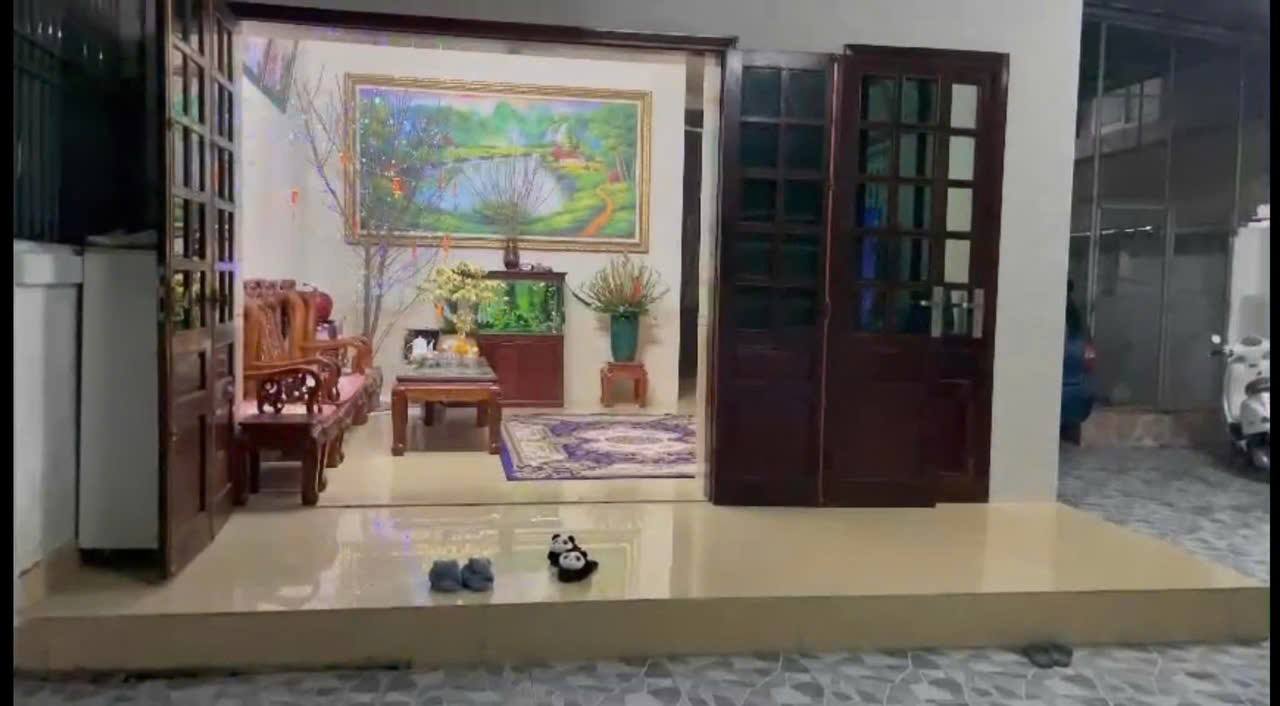 Nhà riêng Đường Siêu Hải, Vinh 100m² - Sân rộng, ô tô vào tận nhà!