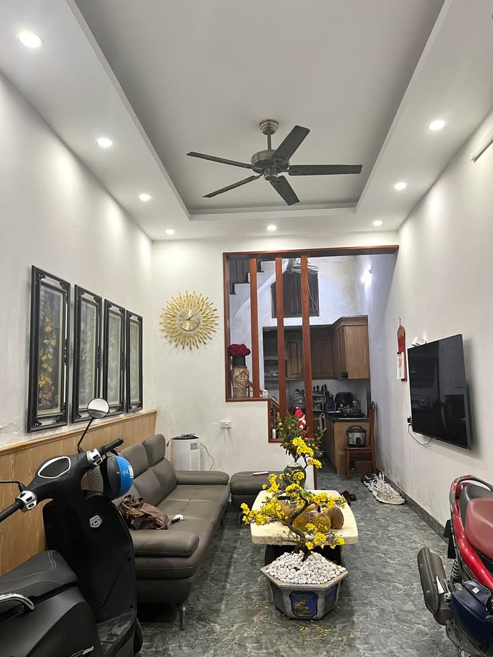 Nhà Phố Nguyễn Văn Lộc, Bình Thạnh - 37m², Hơn 8 Tỷ, Xe Hơi Lùi Cửa