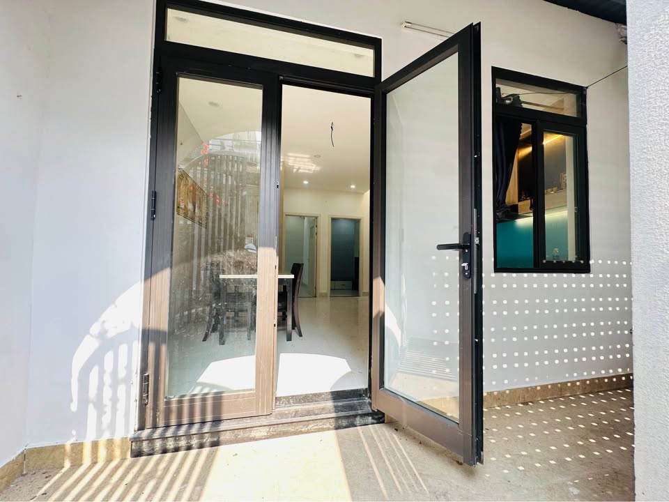 Nhà 2PN Kiệt Nguyễn Phúc Lan, Huế - Giá 5 Triệu/Tháng, Nội Thất Cơ Bản