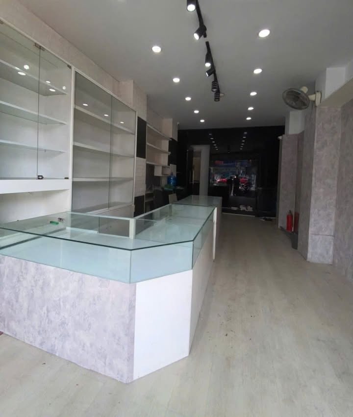 Nhà phố Nha Trang 40m² - Mặt tiền kinh doanh Ngã 5 sầm uất!