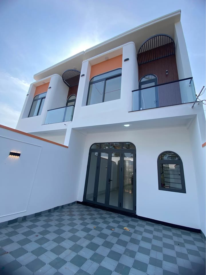 Nhà Hẻm Đặng Trần Côn, Pleiku - 102m² Sổ Đỏ, Sẵn Sàng Ở Ngay