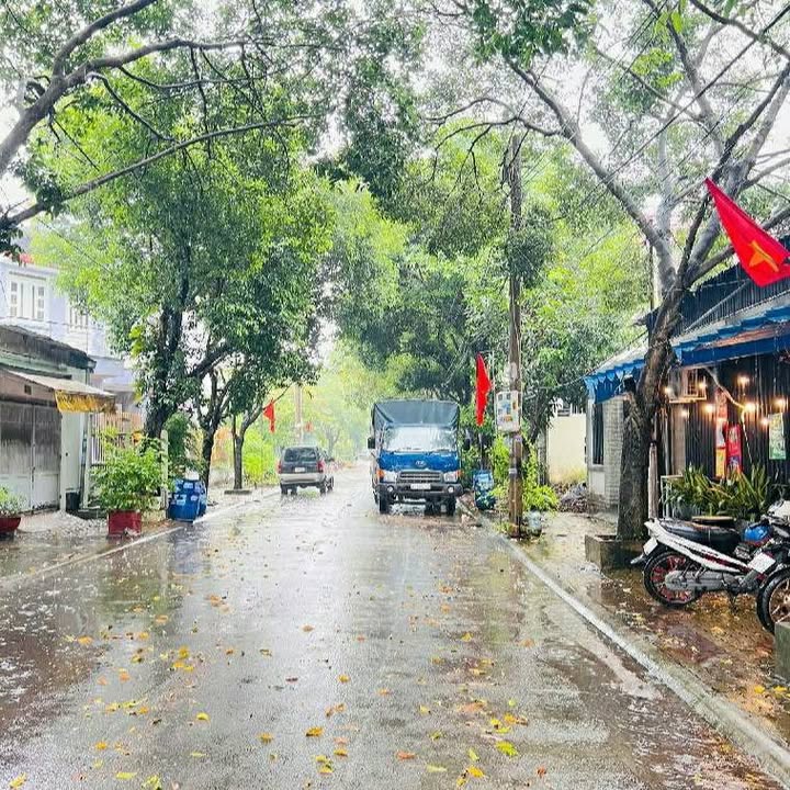 Nhà Phố Góc 2 Mặt Tiền Đông Hòa 160m² - Kinh Doanh Đắc Lợi 8 Tỷ