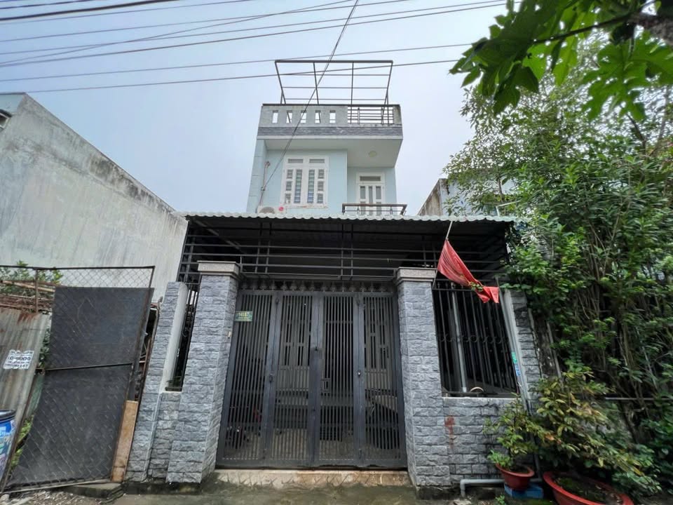 Nhà phố Dĩ An 91.4m² - Ô tô vào tận nhà, sổ hồng sẵn sàng!