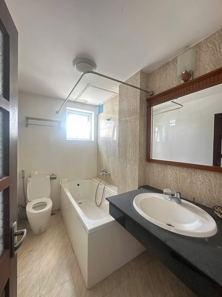 Khách sạn Đà Nẵng 9 tầng - Vị trí đắc địa kinh doanh ngay!