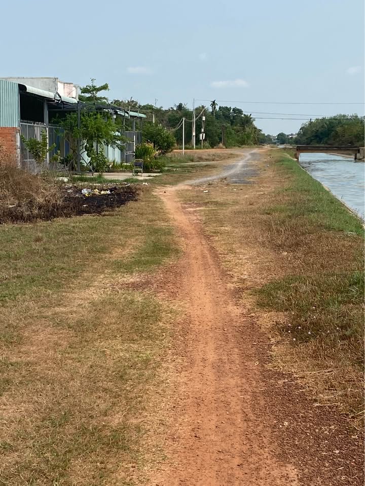 Đất Mặt Tiền Kênh Châu Thành, Tây Ninh - 75m² Giá 220 Triệu, Sổ Sẵn