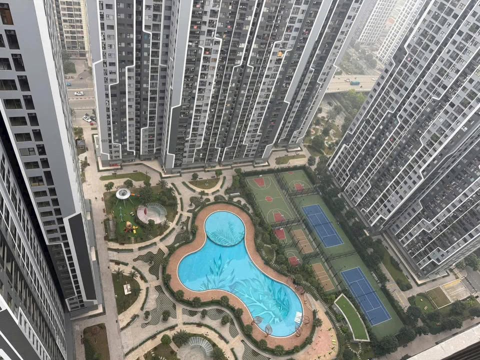 Chung cư Vinhomes Smart City 63m² - View bể bơi, giá 5.6 tỷ