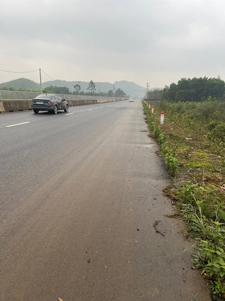 Đất Nền Phổ Yên 220m² - Mặt Tiền 20m Giá Hời 300 Triệu