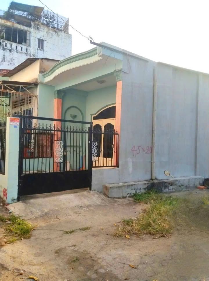 Nhà riêng 90m² Quận 12 - Ô tô vào tận nhà, Sổ hồng sẵn!