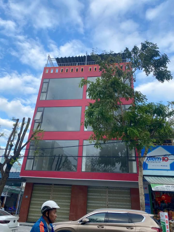 Cho thuê nhà mặt tiền 3 tầng 365m² đường Nguyễn Văn Linh, Núi Thành - Kinh doanh đa ngành