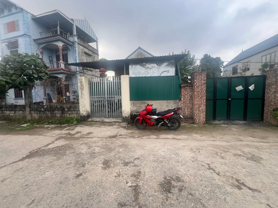 Bán đất 97.3m² mặt đường thôn Đông Cựu, Chương Mỹ - Có nhà cấp 4, giá 3.x tỷ