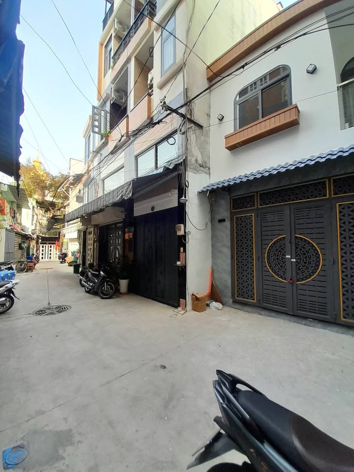 Nhà Lạc Long Quân P10 Tân Bình 45m² - Ô tô vào tận nhà, giá tốt!