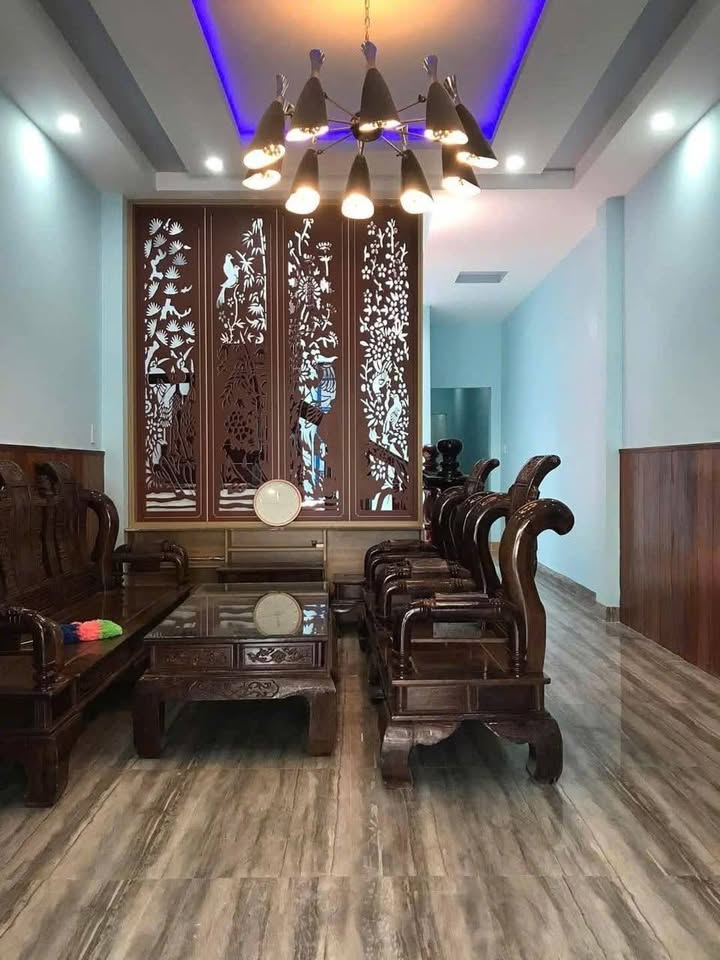 Cho thuê nhà KDC Hùng Vương, Phan Thiết - 5PN, Full nội thất, 10 triệu/tháng