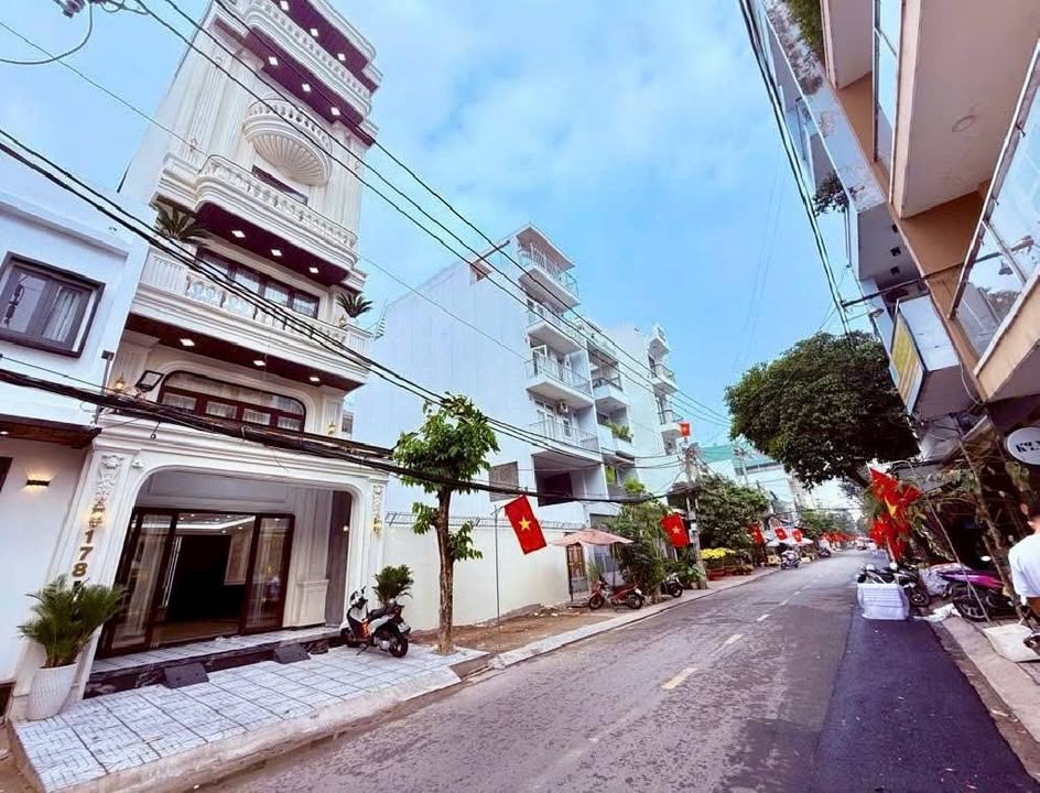 Nhà 5 Tầng Đường Số Quận 7 120m² 35 tỷ - Ô tô vào nhà