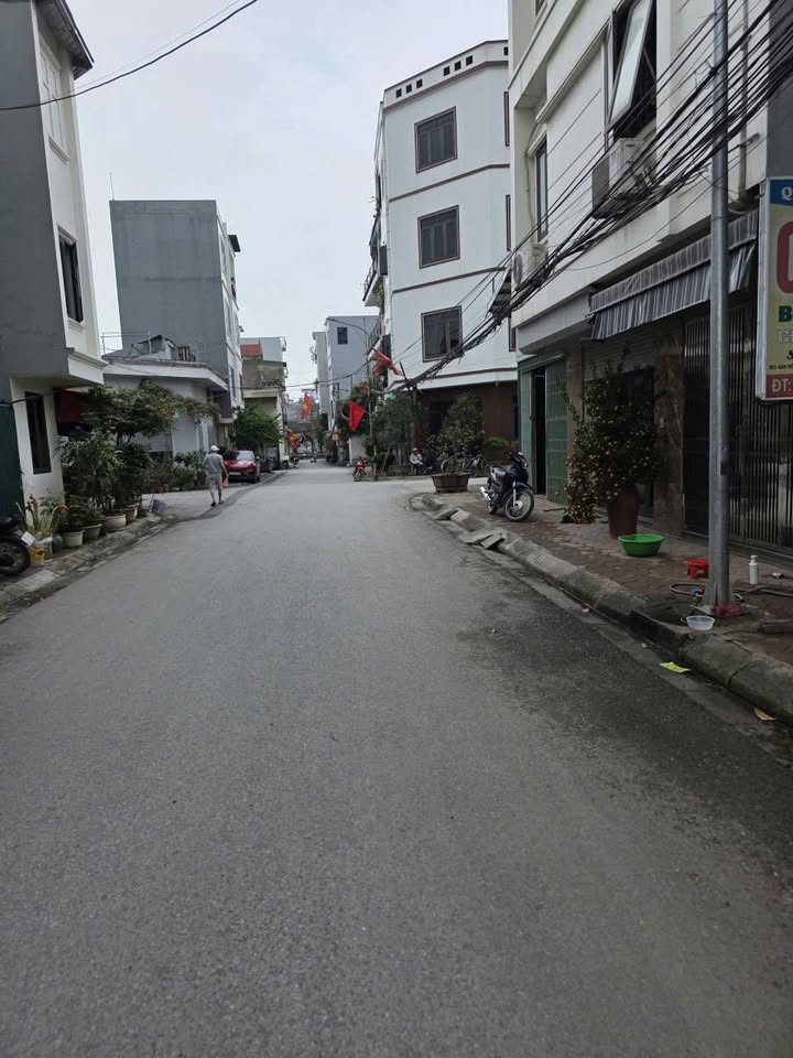 Cho thuê nhà C4 Yên Lũng, An Khánh 50m² - Giá 5 triệu, ô tô tránh