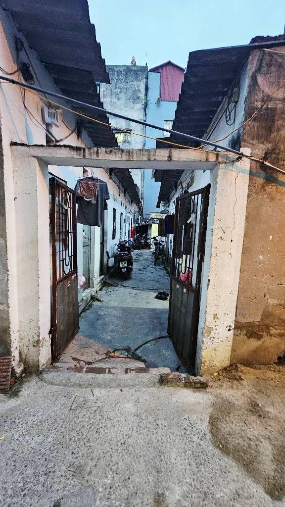 Đất nền Lĩnh Nam Hoàng Mai 70m² 10 tỷ - Sổ đỏ chính chủ