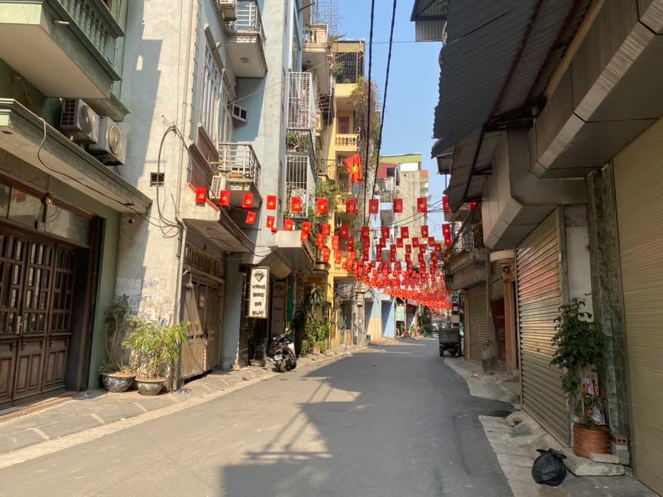 Nhà phố lô góc Minh Khai 40m² - Vị trí đắc địa, ô tô đỗ cửa