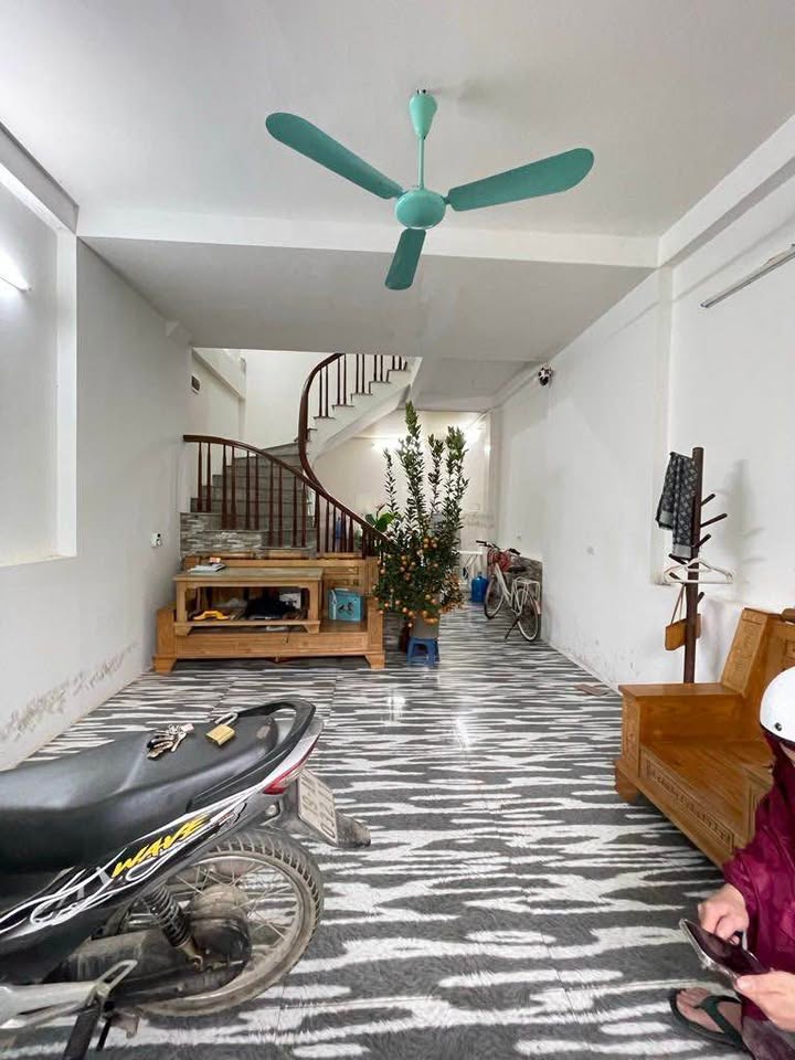 Nhà 5 tầng Ngõ Thông Hoà Bình Yên, Hà Đông - 45m² - Giá Nhỉnh 5 Tỷ