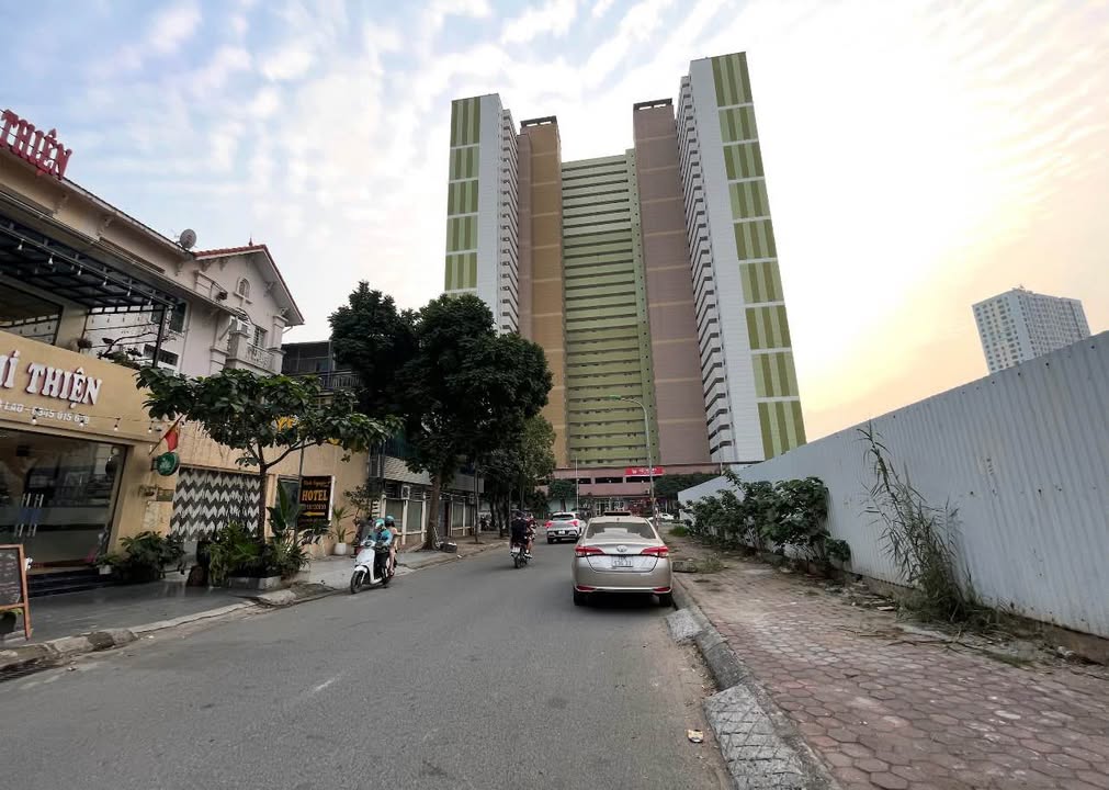 Nhà Liền Kề Kinh Doanh 5 Tầng, 50m², Vỉa Hè Rộng - Trung Tâm Hà Đông