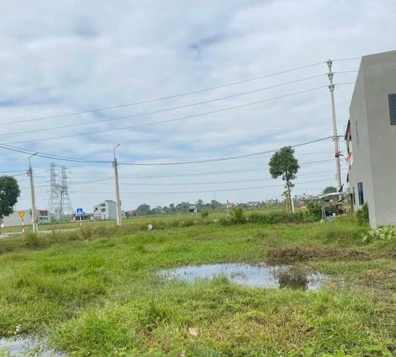 Đất Biệt Thự Đông Hoàng, Thanh Hóa - 200m² - Giá 2.3 Tỷ - Sổ Đỏ Sẵn Sàng