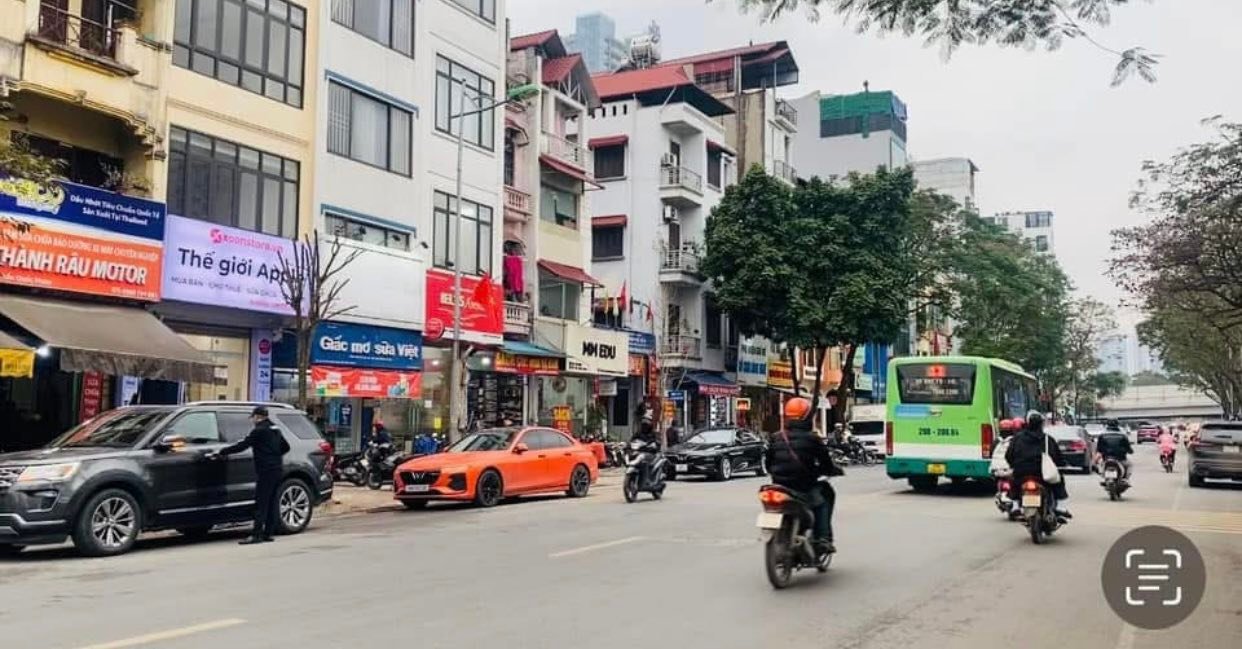 Nhà Phố Trần Quốc Hoàn Cầu Giấy 100m² - Vị trí đắc địa, ô tô chạy quanh!
