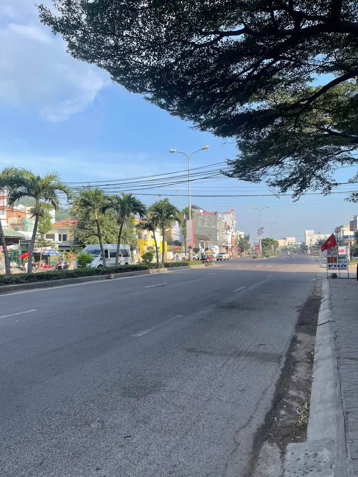 Nhà Mặt Tiền QL1A, TT Diêu Trì, Bình Định - 98m² Kinh Doanh Đắc Lợi