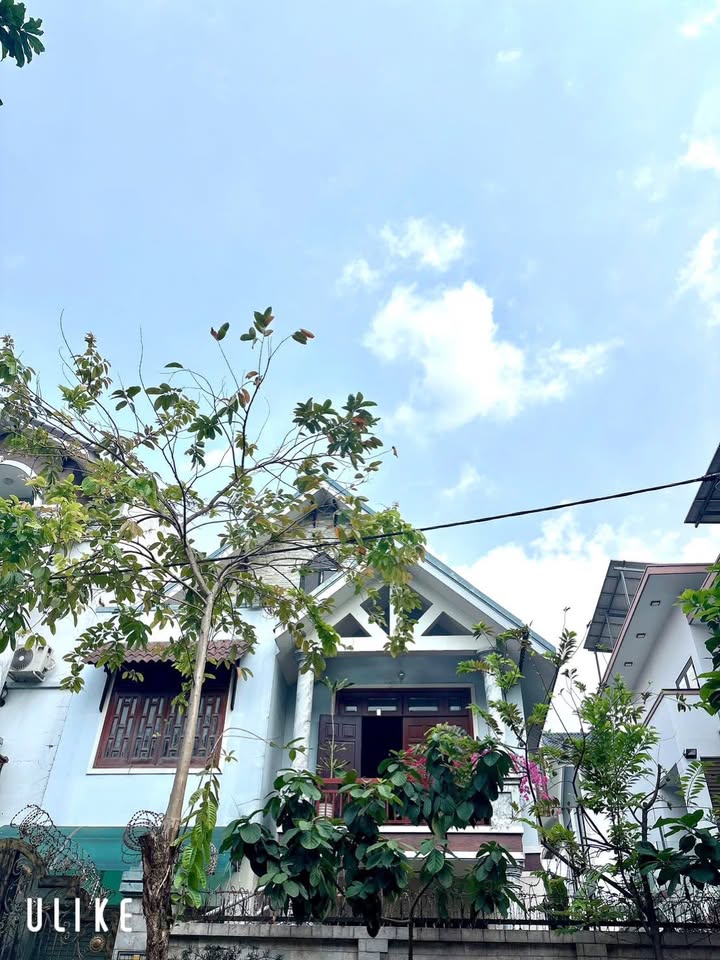 Biệt thự KDC Vĩnh Lộc Bình Tân 20 triệu/tháng - Full nội thất!