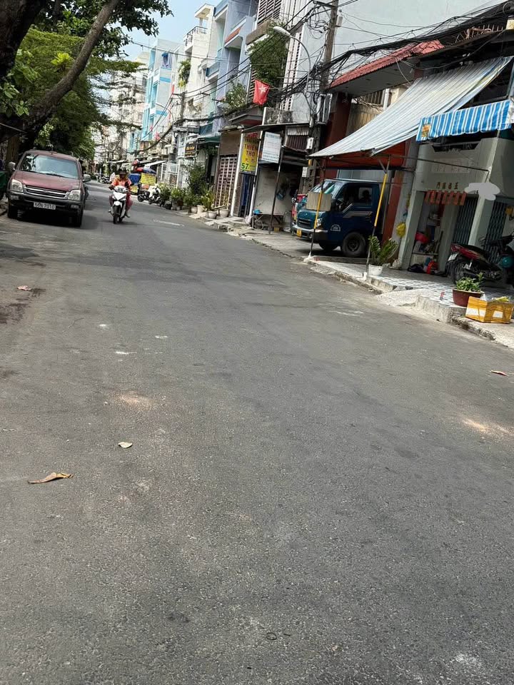 Nhà Mặt Tiền Quận 11 52m² - 7.48 Tỷ - Mặt tiền kinh doanh đa ngành!