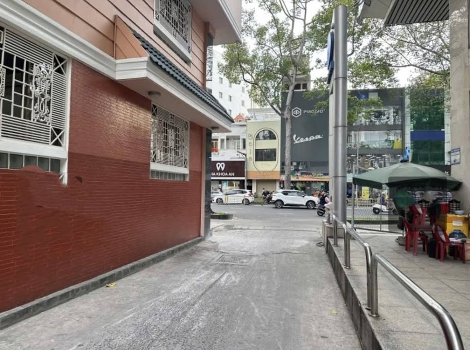 Căn hộ dịch vụ Trần Hưng Đạo Q1 14 tỷ - Đầu tư sinh lời ngay!