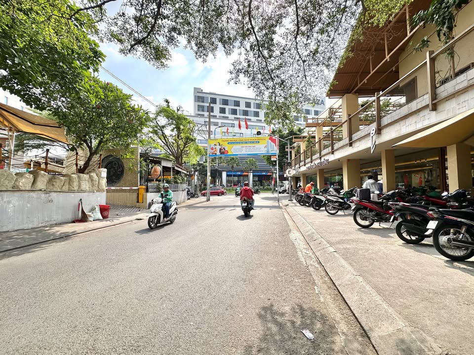 Nhà Hẻm Kinh Doanh Ung Văn Khiêm, Bình Thạnh - 60m², 5 Tầng, Dòng Tiền 25Tr/Th