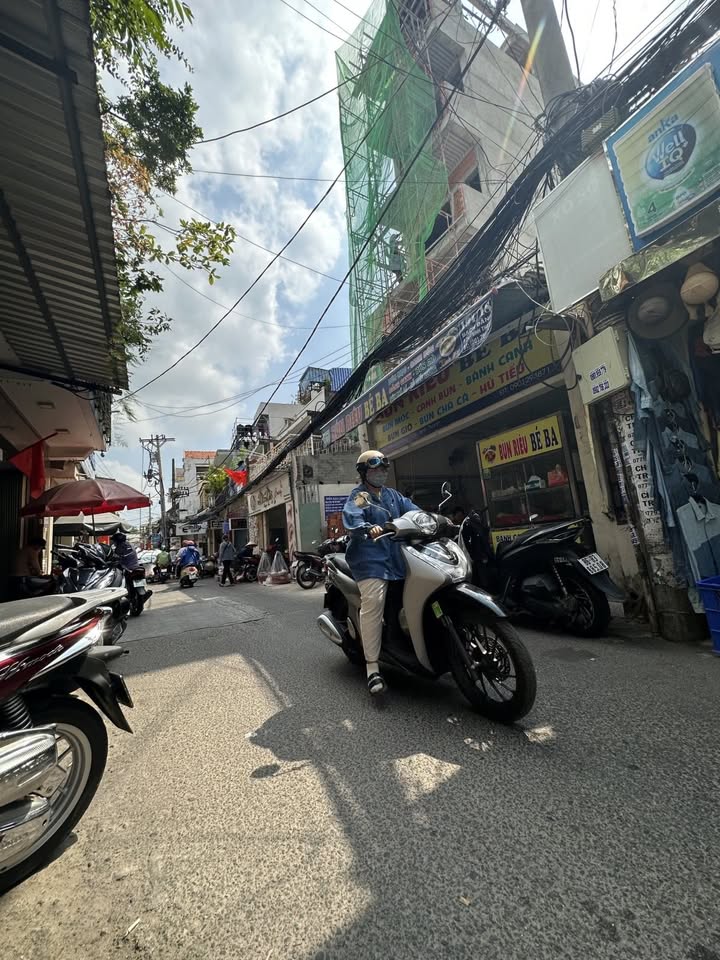 Nhà Mặt Tiền Hẻm Kinh Doanh Bạch Đằng, Bình Thạnh - 50m², 2PN, Giá 8.8 Tỷ