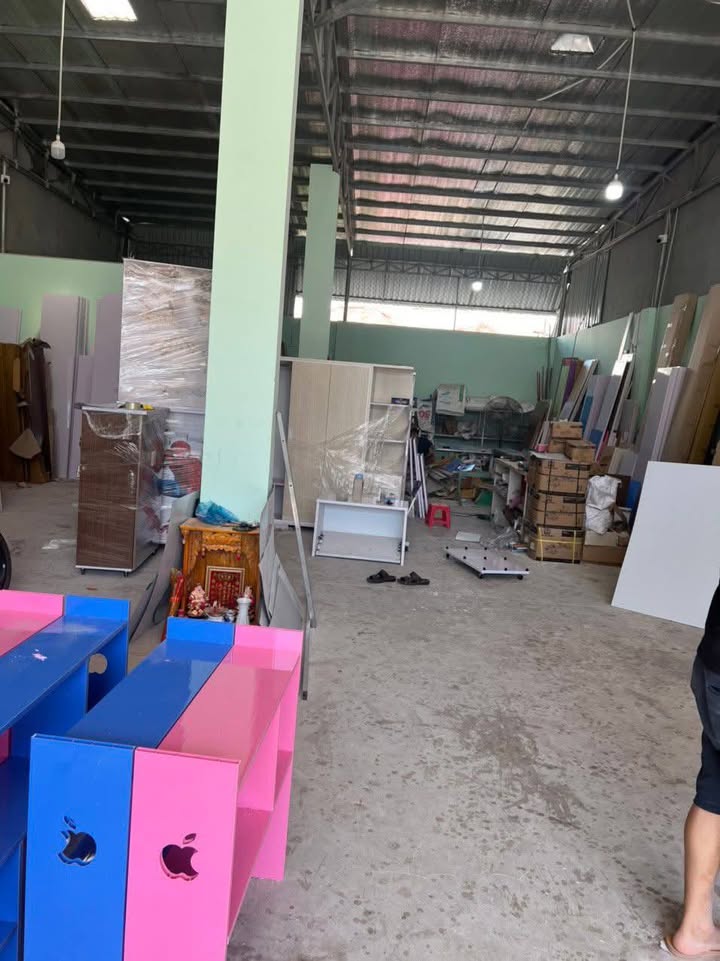 Cho thuê kho xưởng Dĩ An 220m² giá 13 triệu - Xe 10 tấn vào tận nơi!