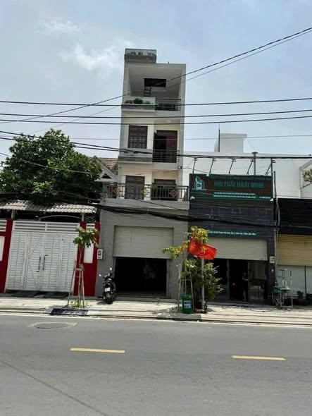 Nhà Mặt Tiền Phạm Thị Giây, Hóc Môn - 86m², 4PN, Sổ Hồng Riêng