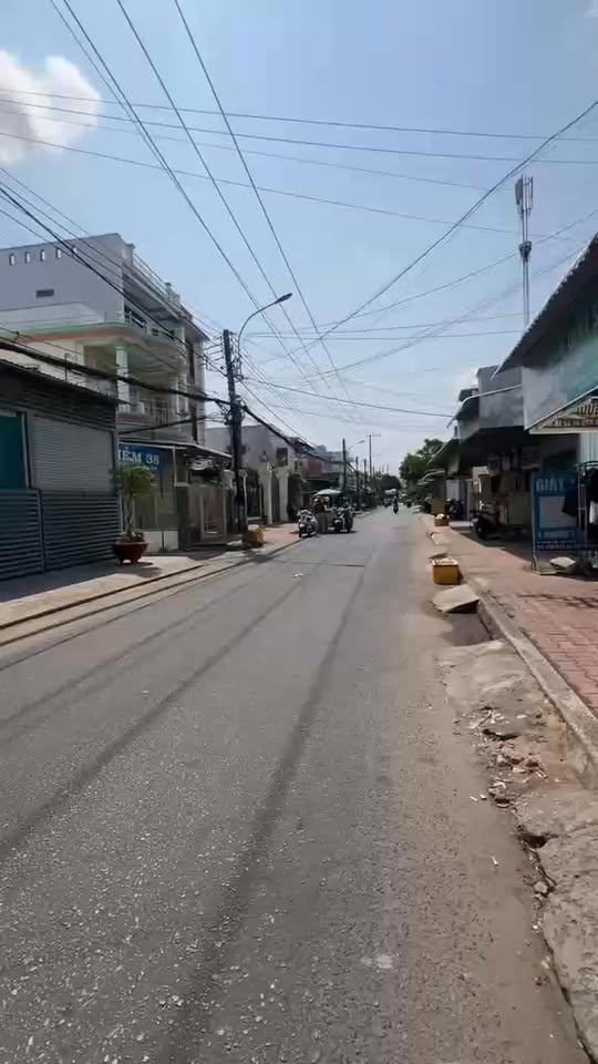 Nhà 109m² Hẻm Lê Thị Hồng Gấm, Rạch Giá - Giá 2.2 Tỷ