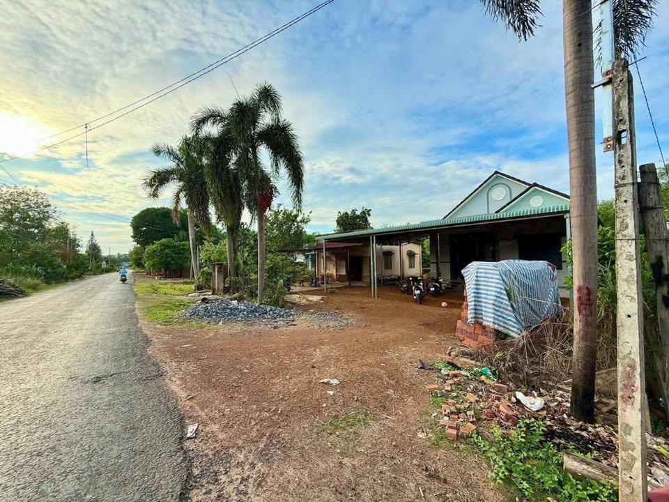 Nhà riêng Tân Châu Tây Ninh 2.674m² - Ô tô vào tận nhà, nở hậu đẹp!