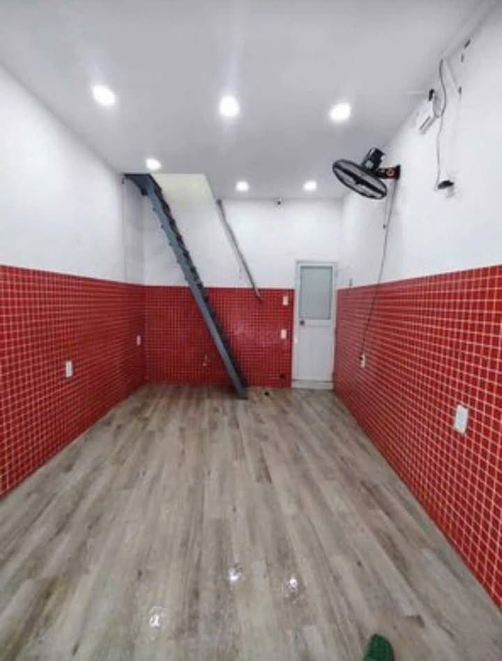 Mặt Tiền Lê Lợi 2 Tầng 28m² Cho Thuê Kinh Doanh/Văn Phòng Đà Nẵng