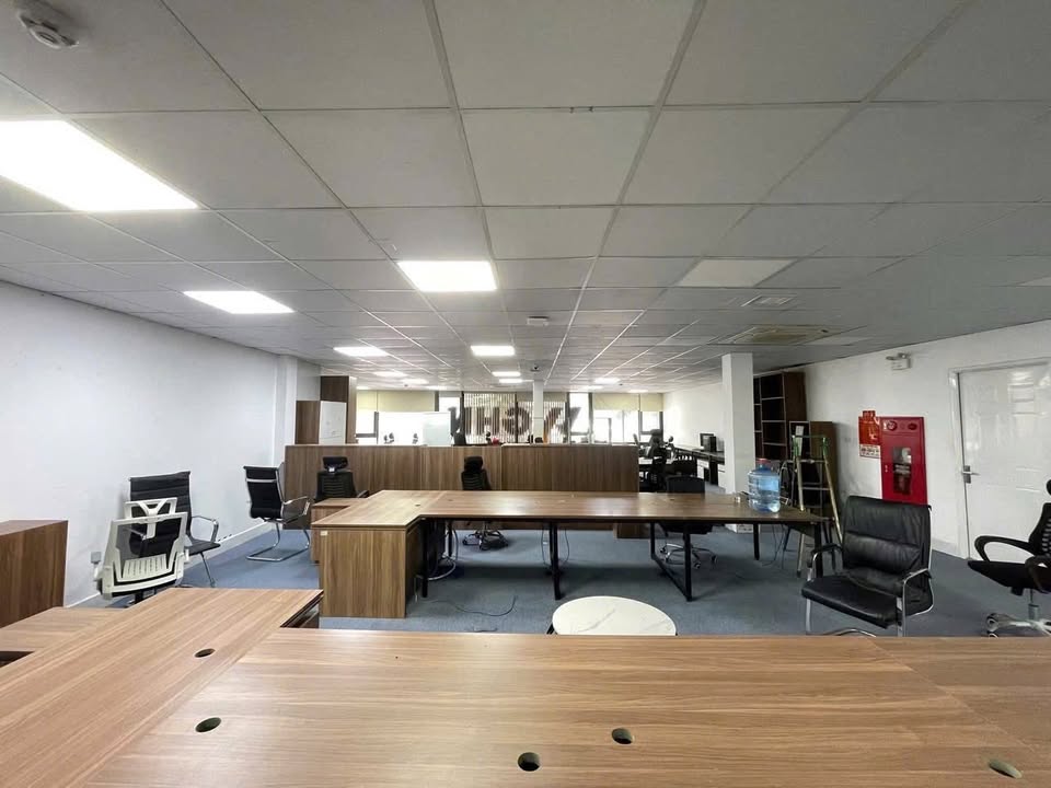 Văn phòng Võ Chí Công Hà Nội 150m² - View thoáng, sẵn sàng làm việc!