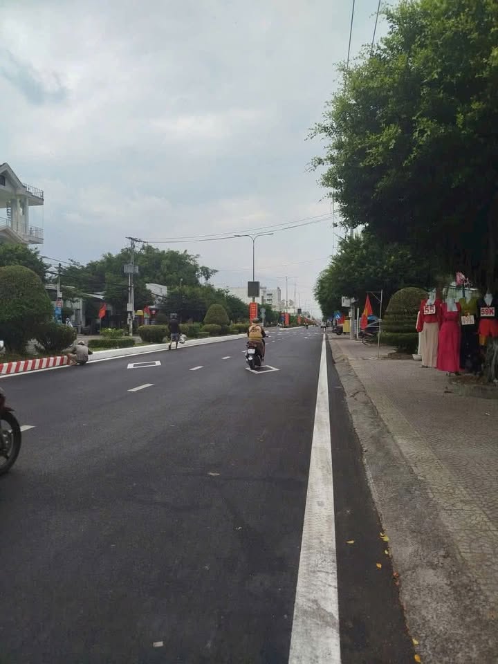 Mặt Bằng Kinh Doanh 600m² Đường Phạm Thái Bường, Vĩnh Long - Giá 18 Triệu/Tháng