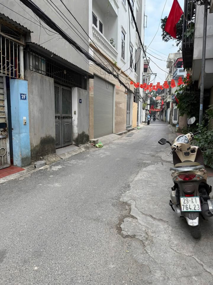 Nhà phố Việt Hưng 71m² - Ô tô vào tận nhà, Chính chủ bán!