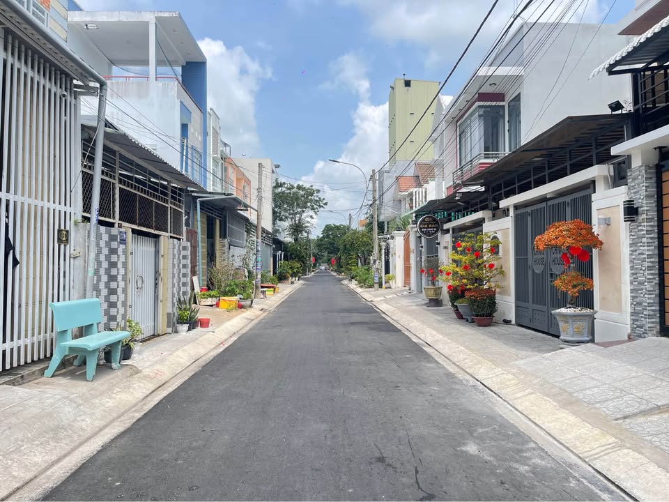 Nhà Mặt Tiền Rạch Giá 100m² - Kinh Doanh Đỉnh Cao, Giá 2 Tỷ Tốt