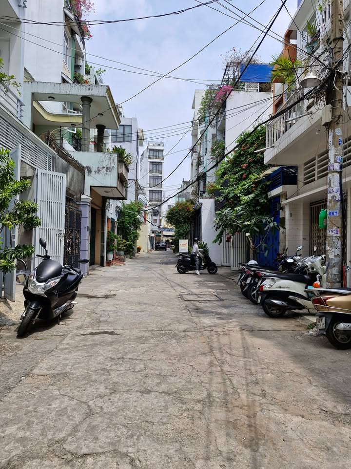 Bán nhà Thích Quảng Đức Phú Nhuận 74m² - Ô tô vào tận nhà!