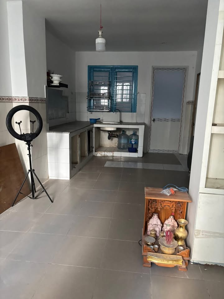 Nhà nguyên căn Hẻm Lê Văn Thịnh 80m² - Sẵn sàng ở ngay!