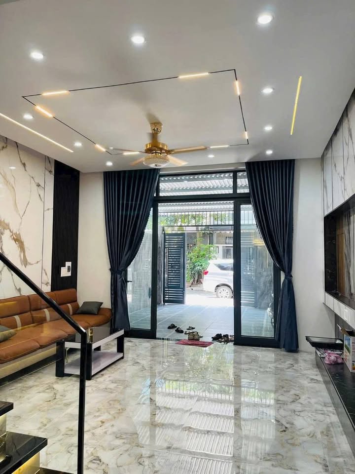 Cho thuê nhà 2 tầng 3PN đường 7.5m Điện Bàn - Sẵn sàng ở ngay